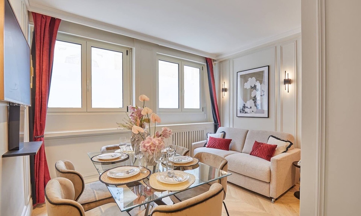 7th Arrondissement Apartment | Eiffel Tower Apartment Invalides