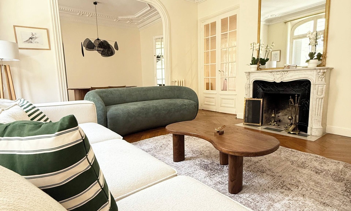Quartier du Gros-Caillou Apartment | Eiffel Tower Champ de Mars 3BR Luxury Apartment