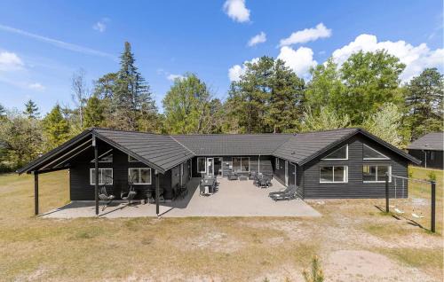 Frederiksvaerk House | Eight-Bedroom Holiday Home Frederiksværk With A Room Hot Tub 05