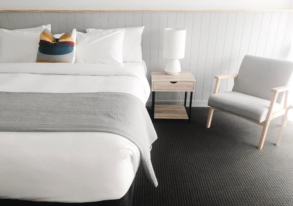 Warrnambool Hotel | Eight Spence