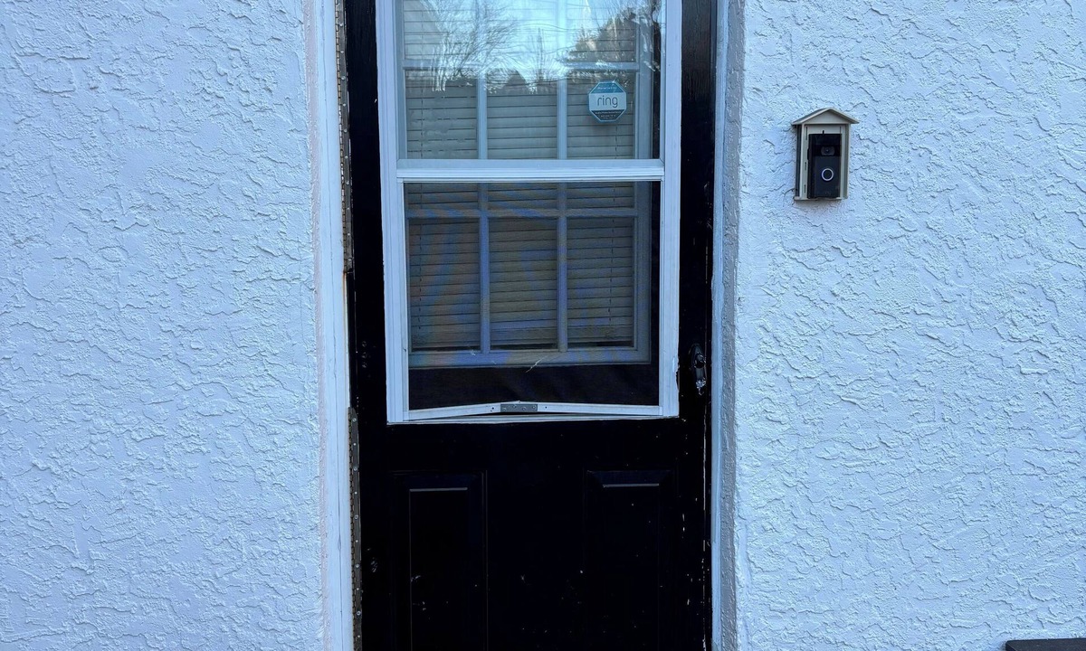 Olney-Oak Lane Apartment | Einstein hospital basement unit