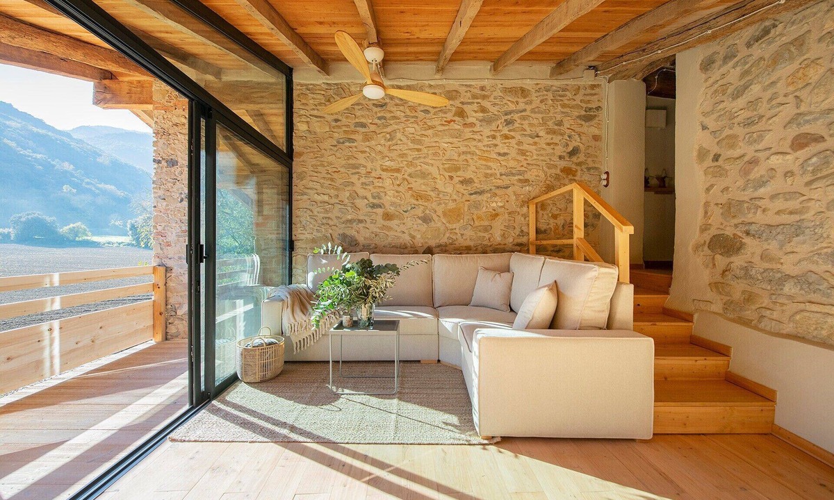 Beguda Apartment | 'Eixida' Apartment with Mountain Views and Wi-Fi