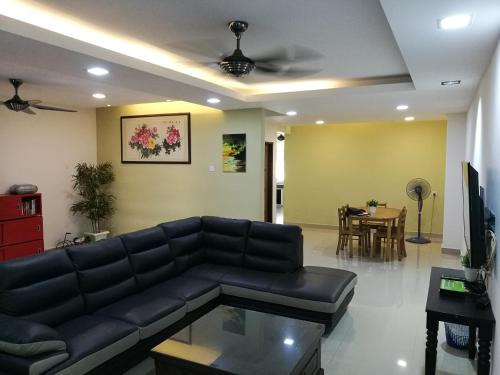 Kampung Pengkalan Pandan House | EJ Guesthouse