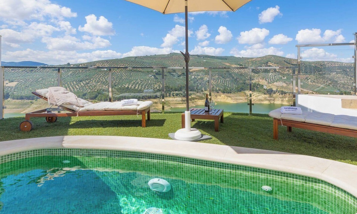 Iznajar Villa | El Arrebol Iznájar by Ruralidays
