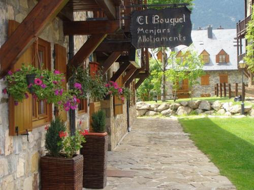 Pla de l'Ermita Hostel | El Bouquet