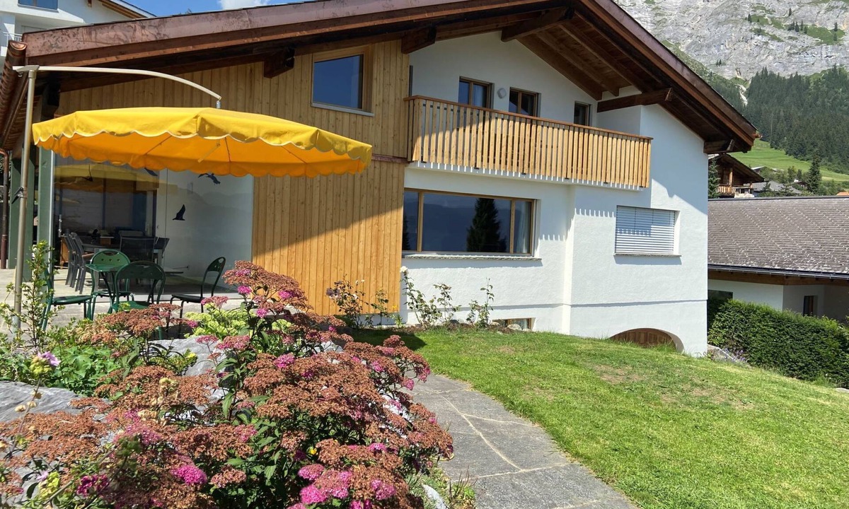 Flims House | El Cantun, (Flims Dorf). 6-Zimmer Einfamilienhaus by Interhome