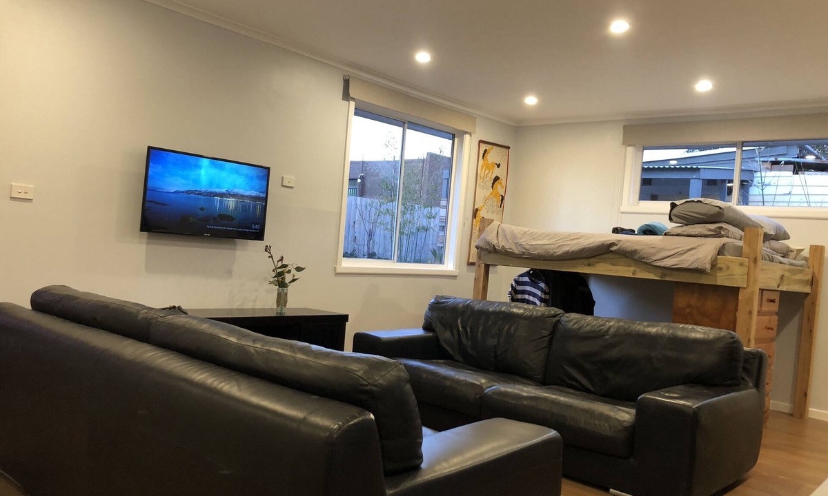 Nunawading House | El Casa Rancho - Explore Melbourne from the leafy east!