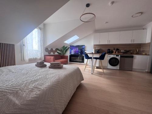 Villiers-le-Bel Apartment | El Cubanito Havana - Studio 30m2 - Aéroport CDG & Paris
