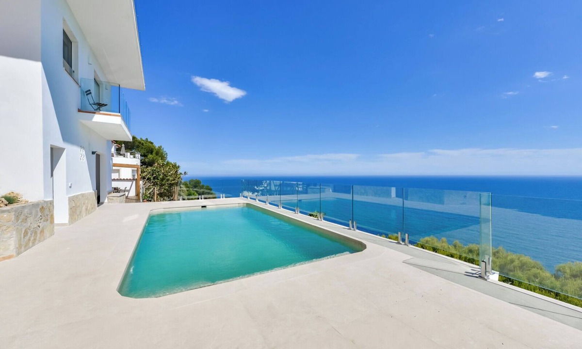 Cap de la Nau Villa | El Faro - By Almarina Villas