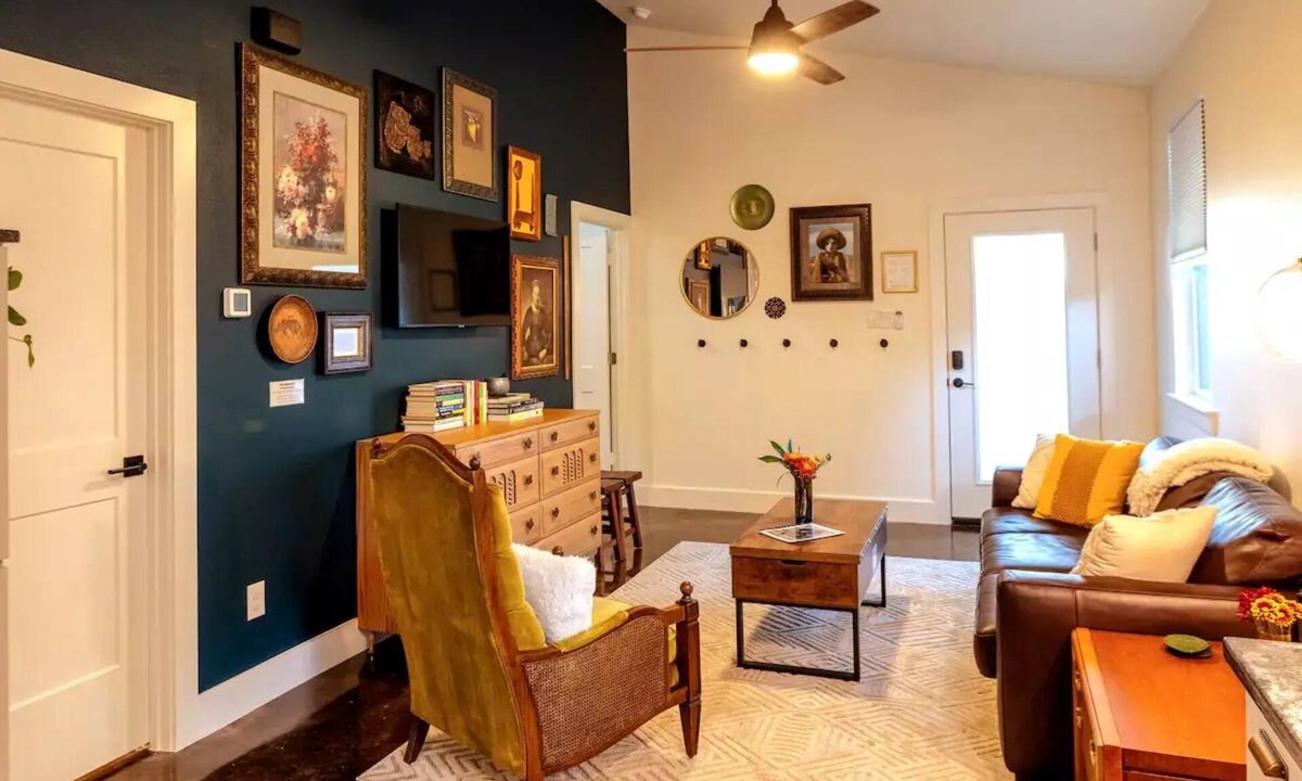 Denton House | El Gato Bandito