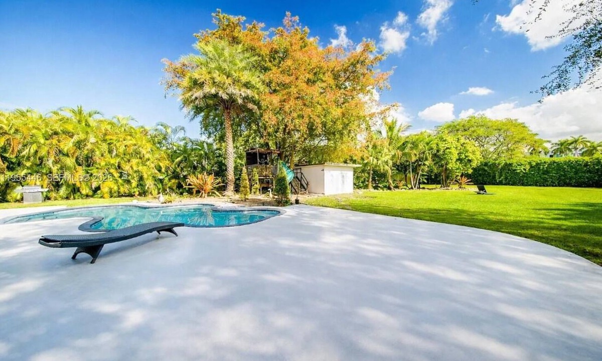 Ludlam House | el laguito