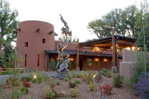 Taos Hotel | El Monte Sagrado Resort & Spa