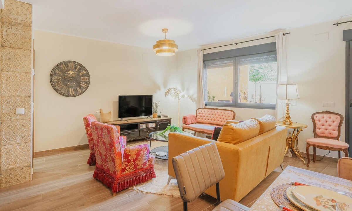 Roda de Eresma Apartment | 'El Palacete del Secretario' Apartment: Private Pool, Wi-Fi & Air Conditioning