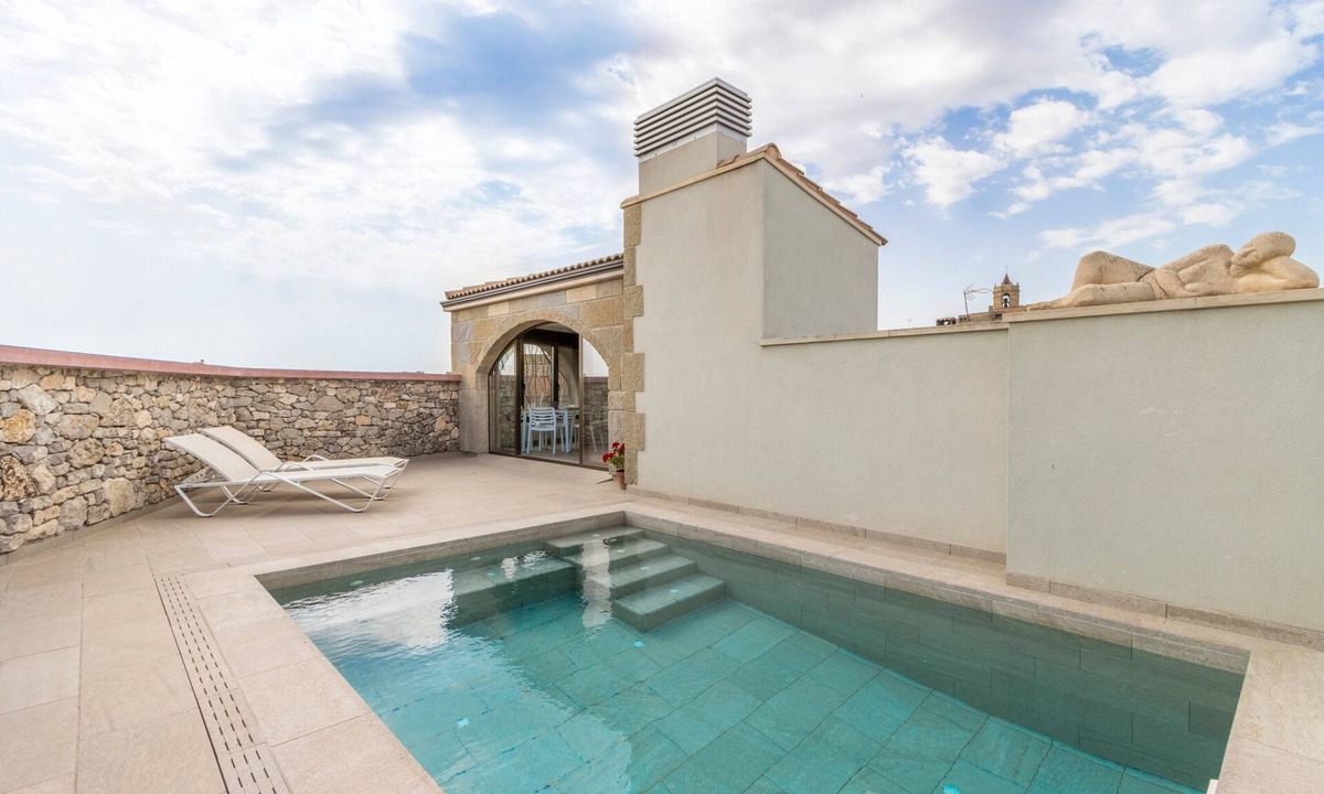 Els Plans de Sio House | El Paller de Cal Maso, adapted rural accommodation, in Hostafrancs