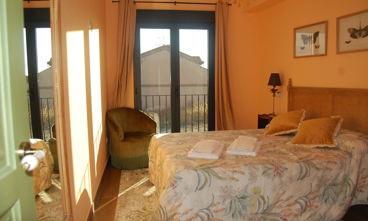 Roda de Eresma Apartment | 'El Rincón De La Naturaleza' Apartment: 3 Bedrooms, Private Pool, Wi-Fi, Air Conditioning