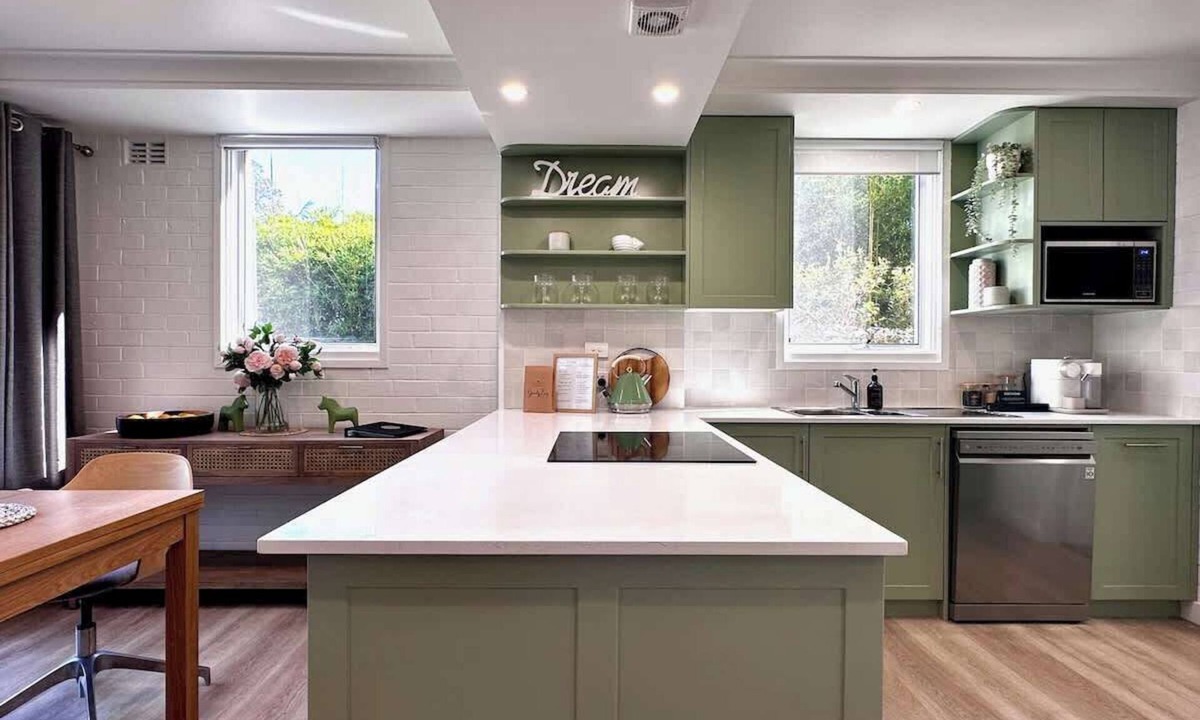 Elanora Heights Apartment | Elanora Escape- Hillside Retreat