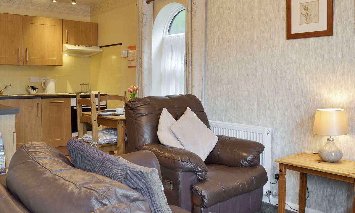 Cayton Cottage | Eldin Hall Cottage 1 - UK2483