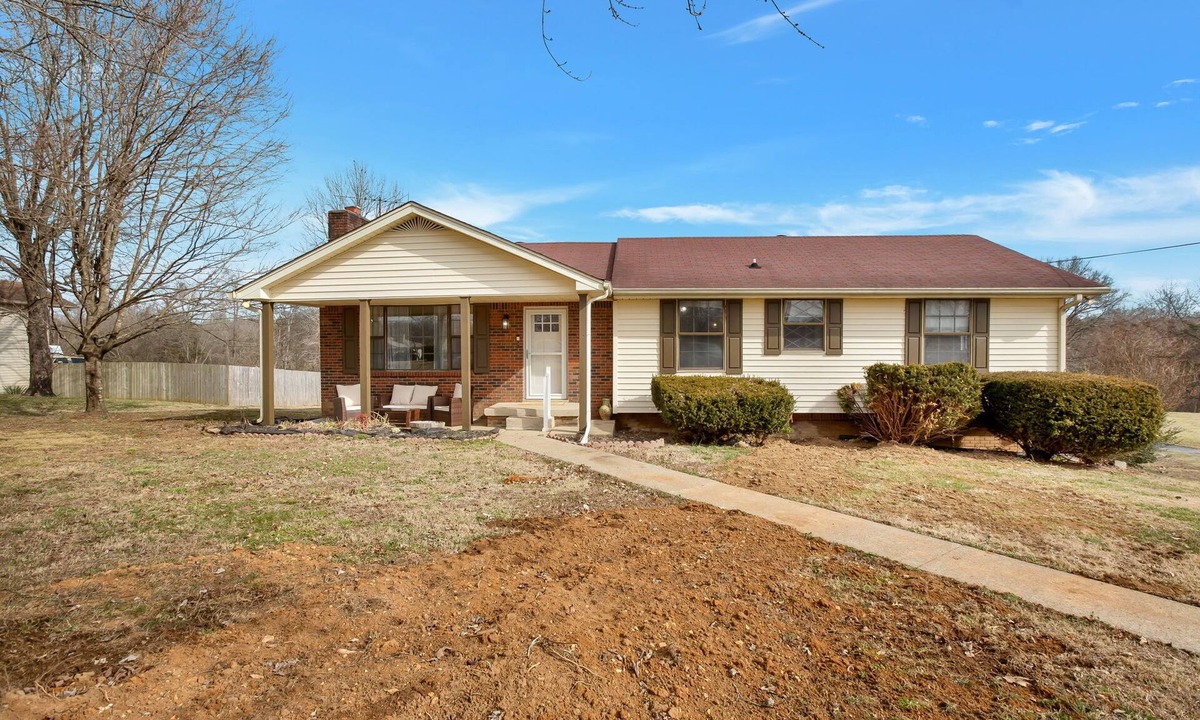 Castalian Springs House | Eleanor's Haven - 3br Ranch style home w/pool table
