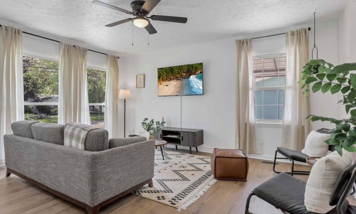 Westerville House | Electric Ave. - 3 BDR and Hot Tub