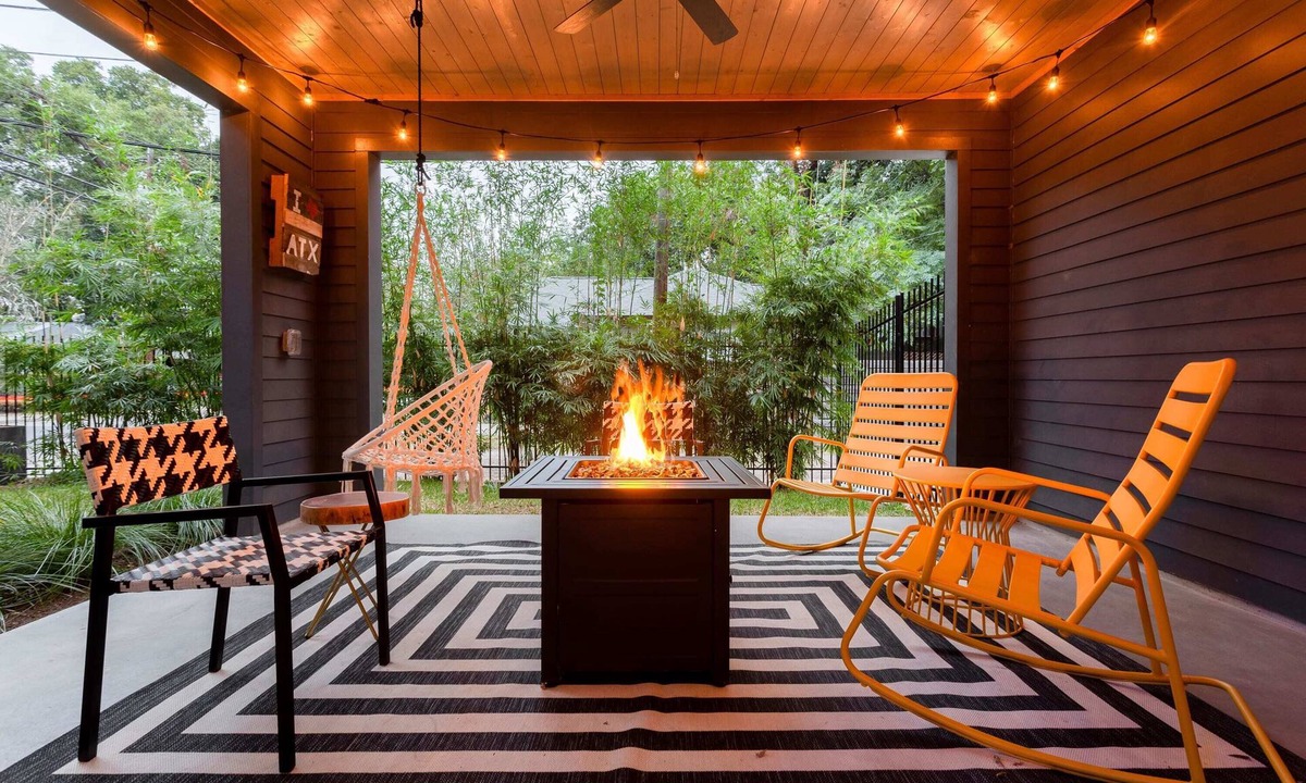 East Cesar Chavez Cottage | Electric Disco Den 6 Min Walk to Rainey St