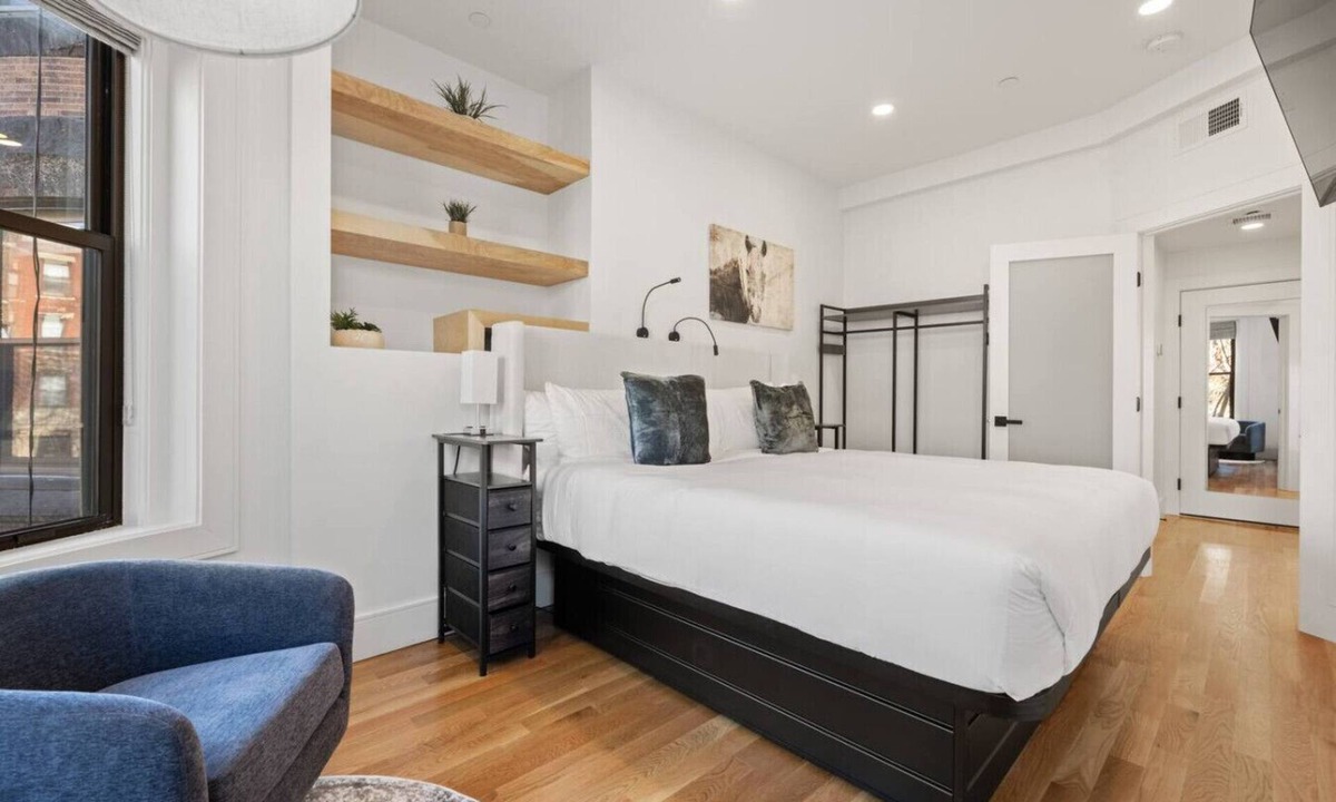 Fenway–Kenmore Apartment | Elegant 1BR Plus: Sky-High City Views + King | Suite 9