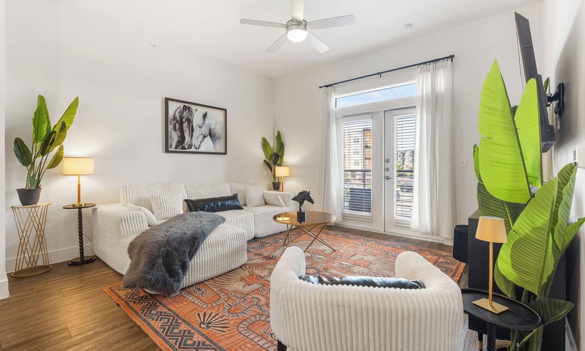 West Oak Hill Apartment | Elegant 1BR w/Pool & Gym Access