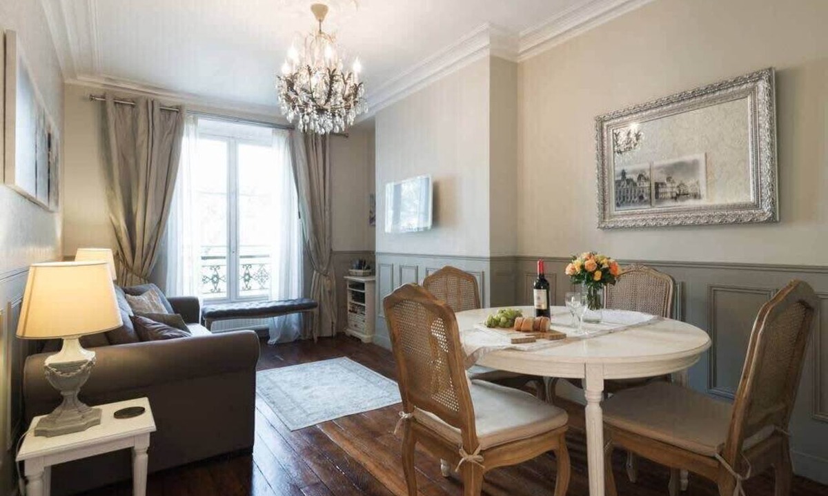 Ternes Apartment | Elegant 1BR with Elevator | Near Arc de Triomphe