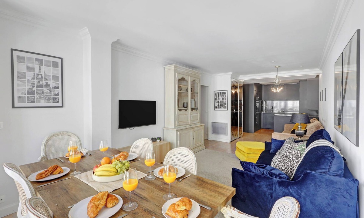 Madeleine Apartment | Elegant 2BR Flat by the Champs-Elysees