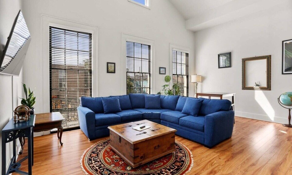 Saint Thomas Development Apartment | Elegant 2BR | Garden District | Historic Luxury