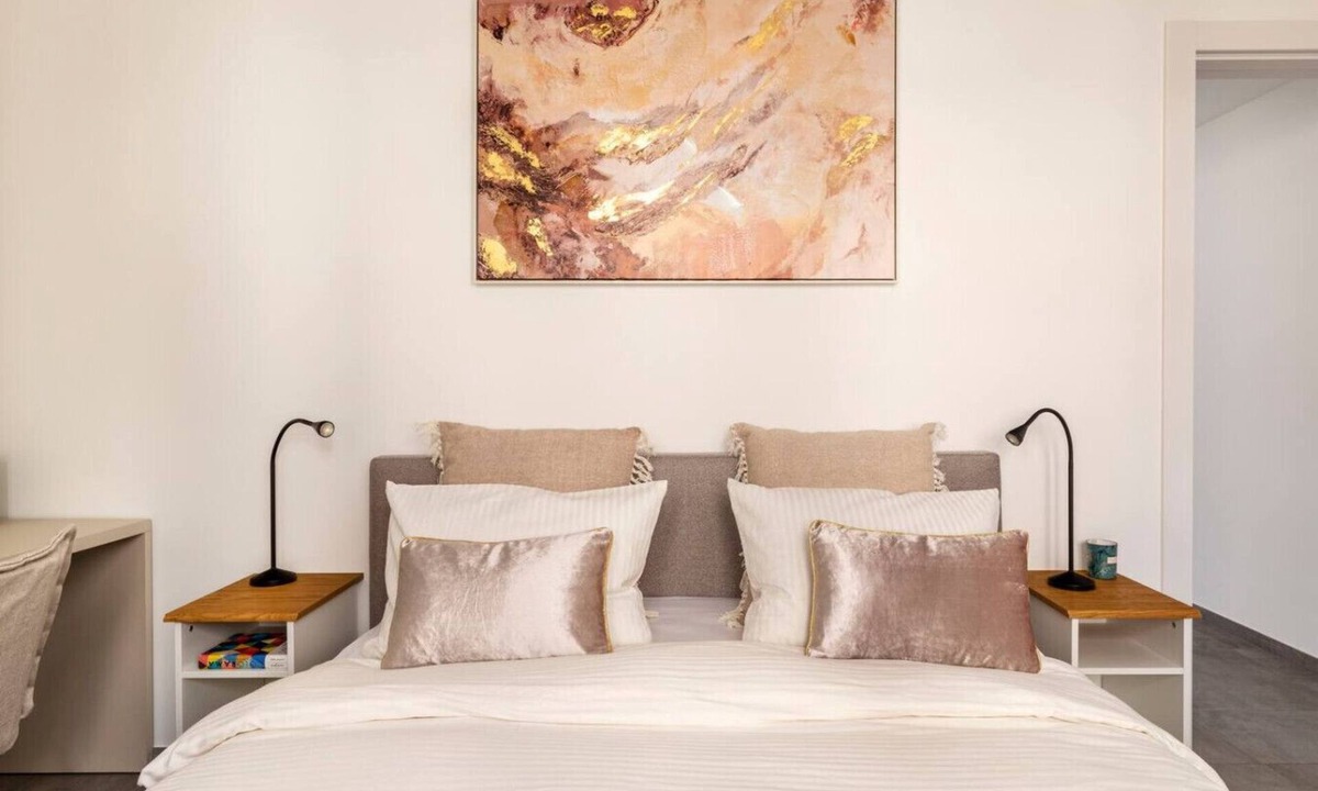 Lugano Apartment | Elegant 3.5-room air-conditioned apartment with free parking space