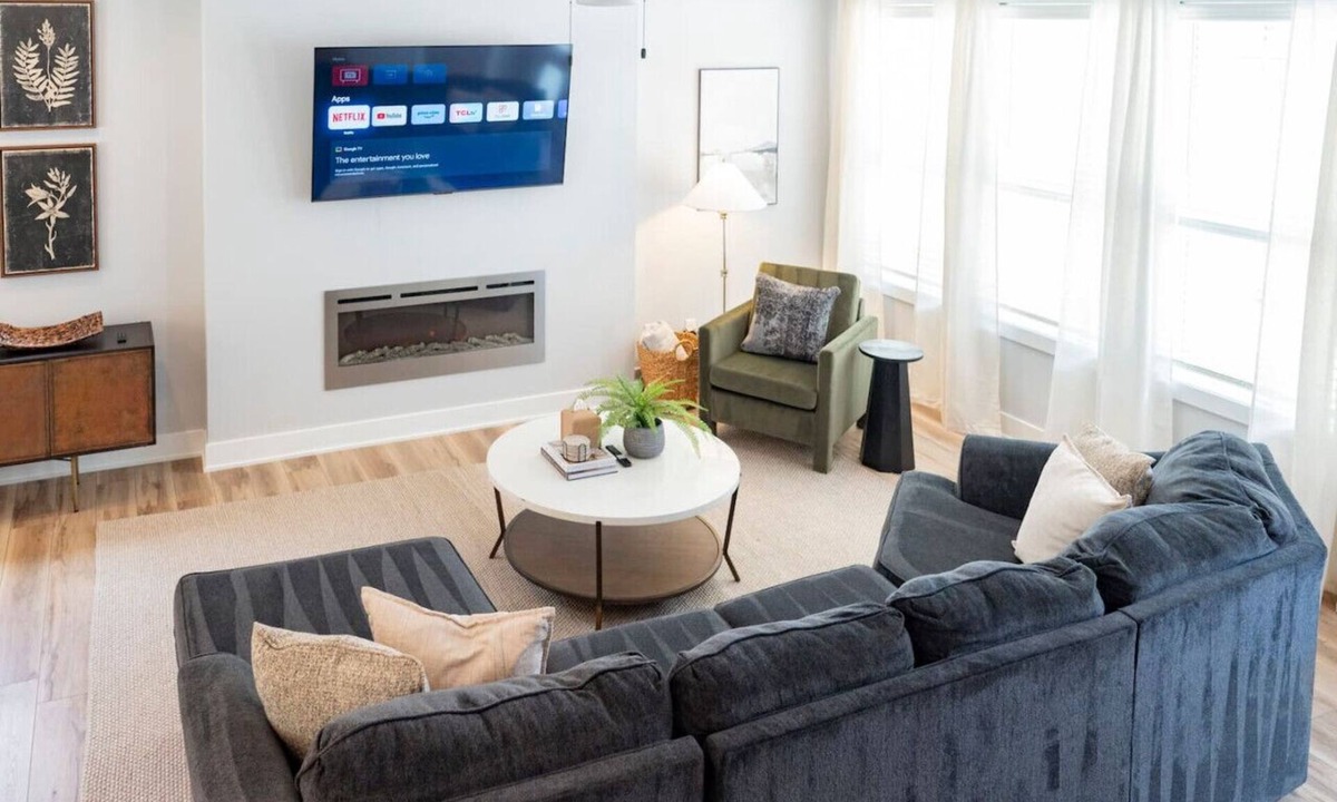 Lynchburg Villa | Elegant 3 BDR Escape | KING Bed + TV in Every Room
