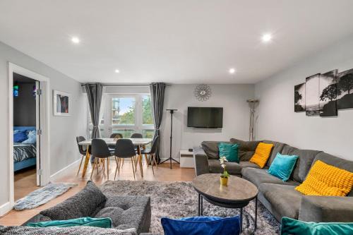 Island Gardens Apartment | Elegant 3BR 2bath flat in Canary Wharf - O2 -Excel