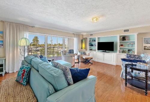 Sarasota Apartment | Elegant 3BR Coastal Townhome Near the Beach