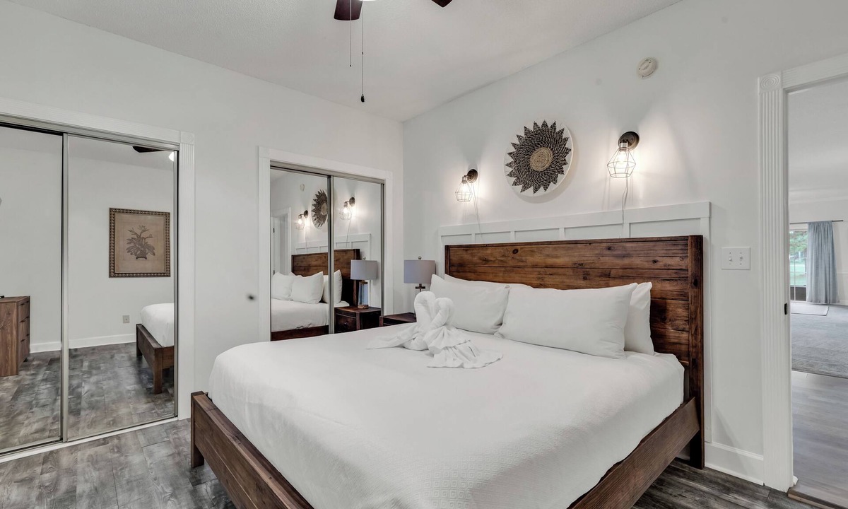 Central Myrtle Beach Condo | Elegant 3BR Condo- Magnolia North 101