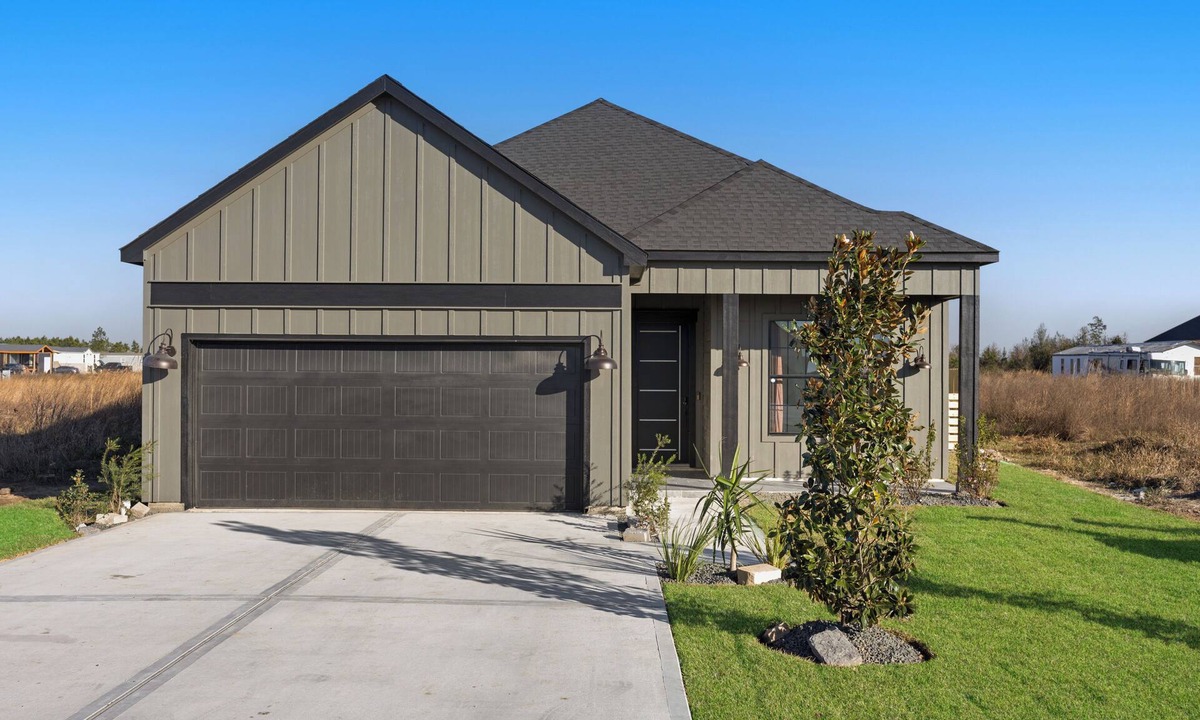 Cleveland House | Elegant 4-Bedroom Luxury Country to City Living in Cleveland, TX