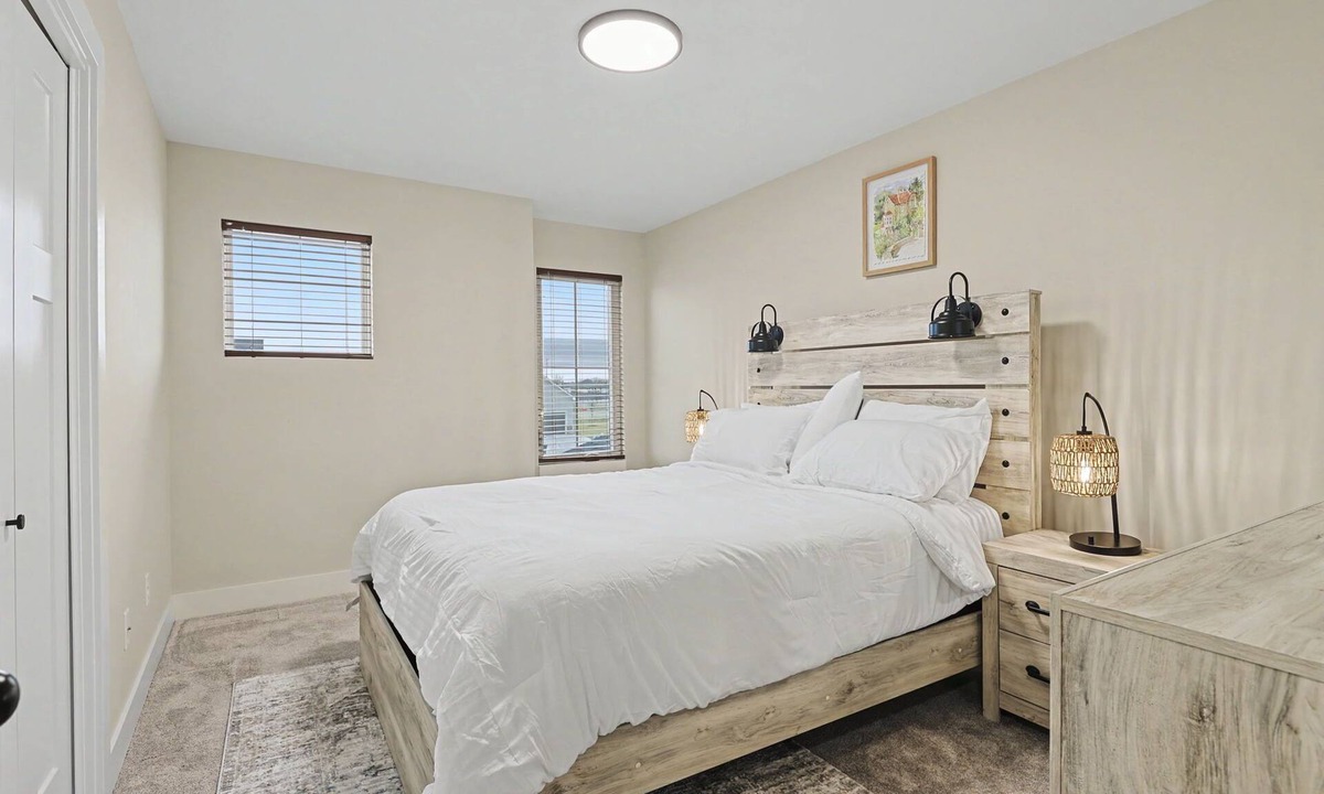 Greenwich House | Elegant 4Bed/3Baths Corporate Home with EV Charger for Travelling Professionals