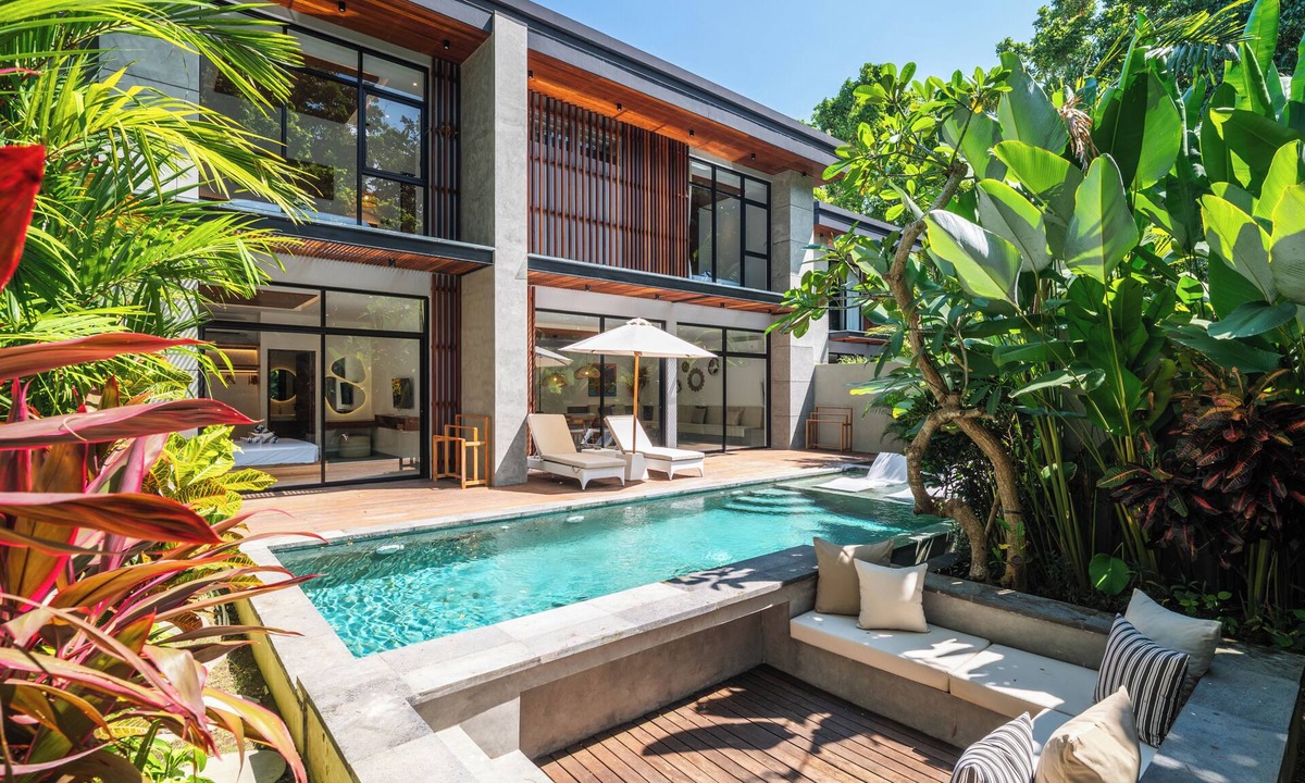 Batubelig House | Elegant 5BR Canggu Villa – 400m to Pristine Beach
