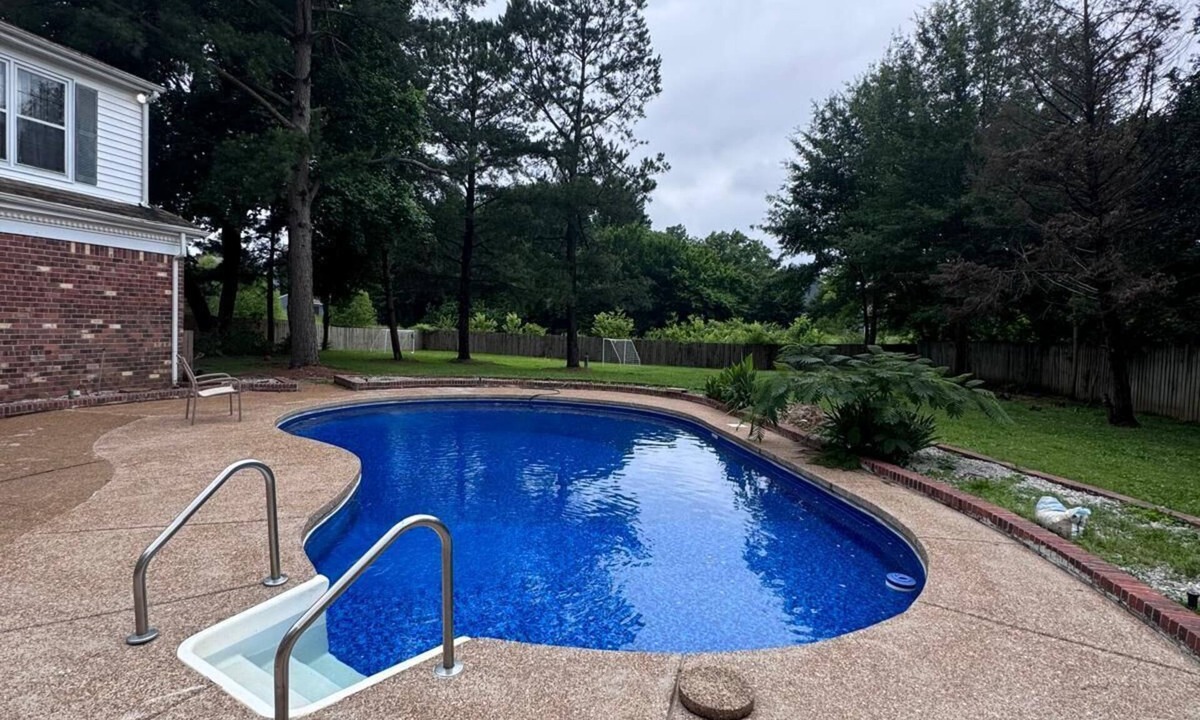 Cordova House | Elegant 6- BR Mansion with Pool - Near Gold Course & Essentials, All King Beds.