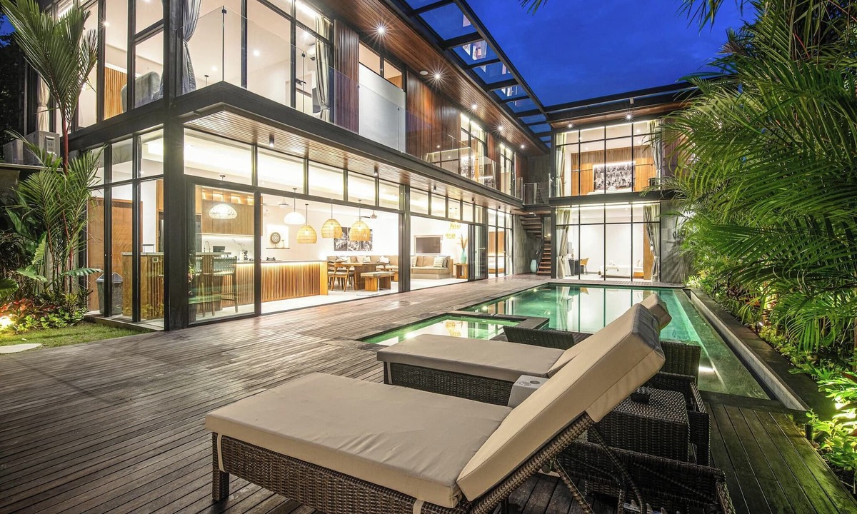 Batubelig Villa | Elegant 6BR Canggu Villa – Steps from the Ocean