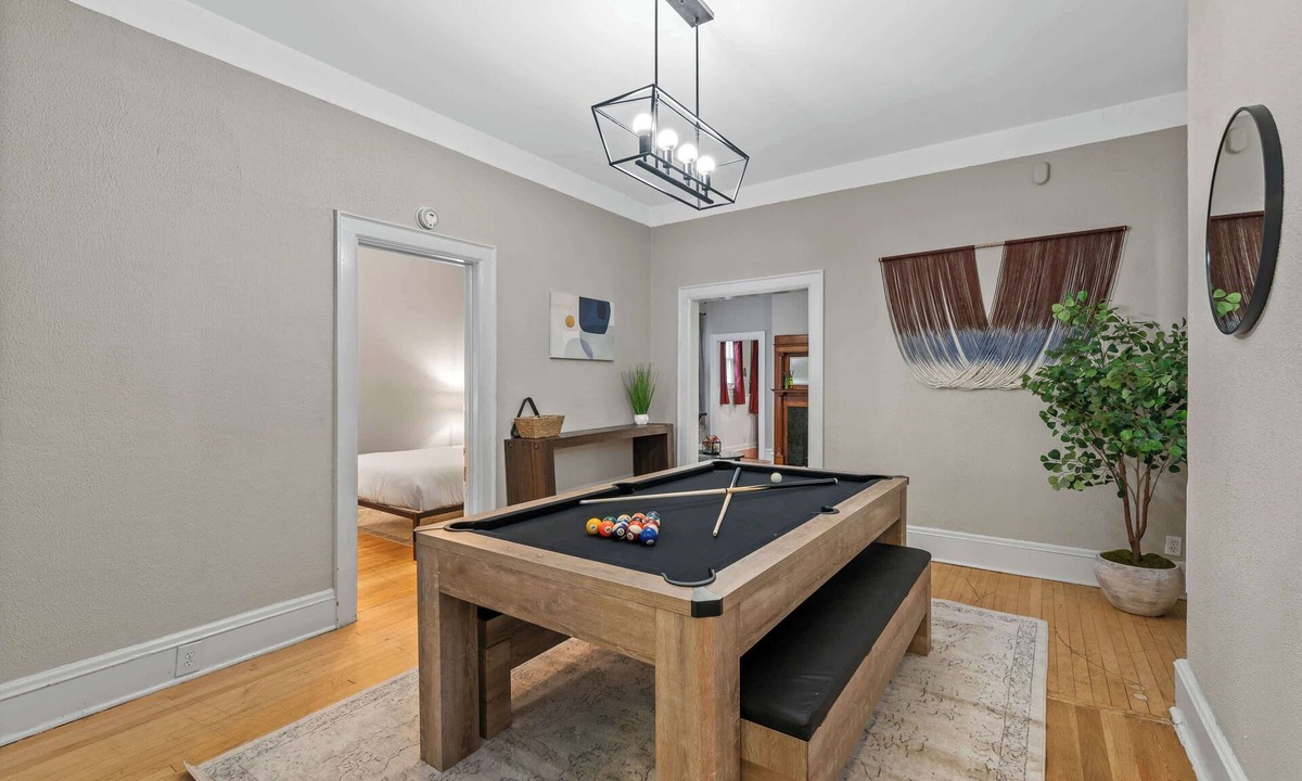 Lower East Side House | Elegant 7 br Home w Bonus Room