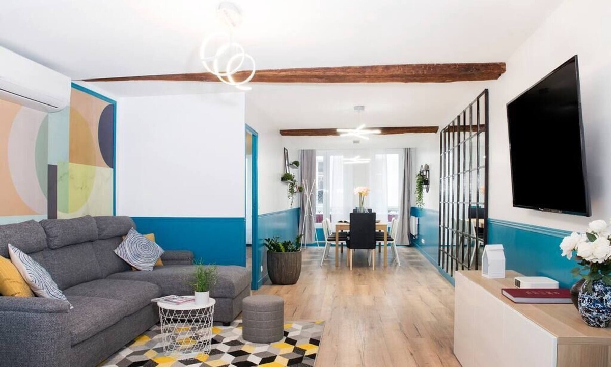 Strasbourg -Saint-Denis Apartment | Elegant, Air-conditioned & Central, close Marais