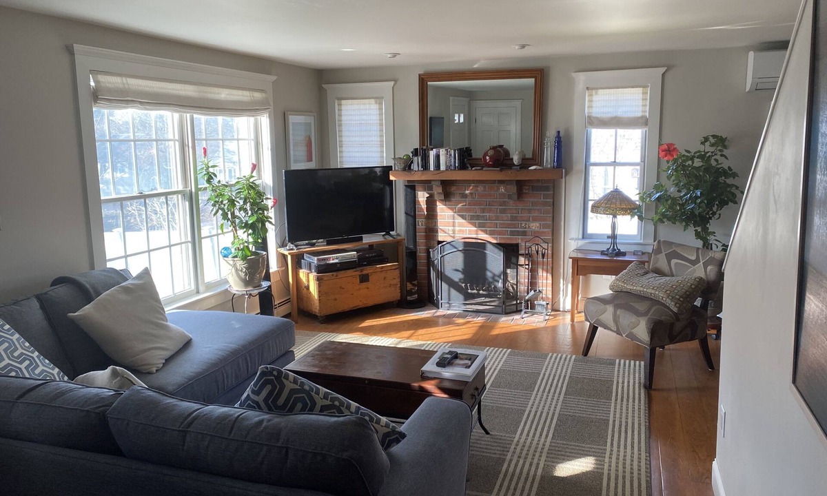 Provincetown Condo | Elegant and Beautiful 3 Bedroom unit in West End. Three cars parking - tandem