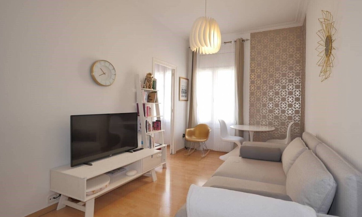 Sants Apartment | Elegant apartment in Barcelona