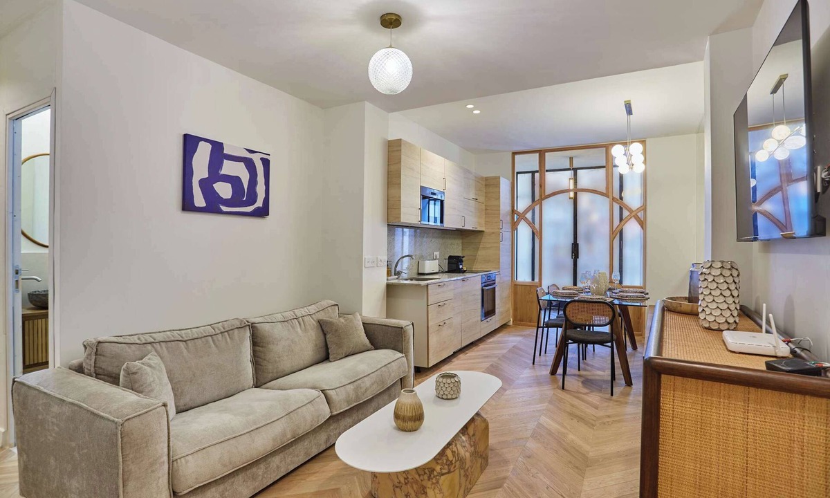 Saint-Vincent-de-Paul Apartment | Elegant apartment with AC - Center of Paris
