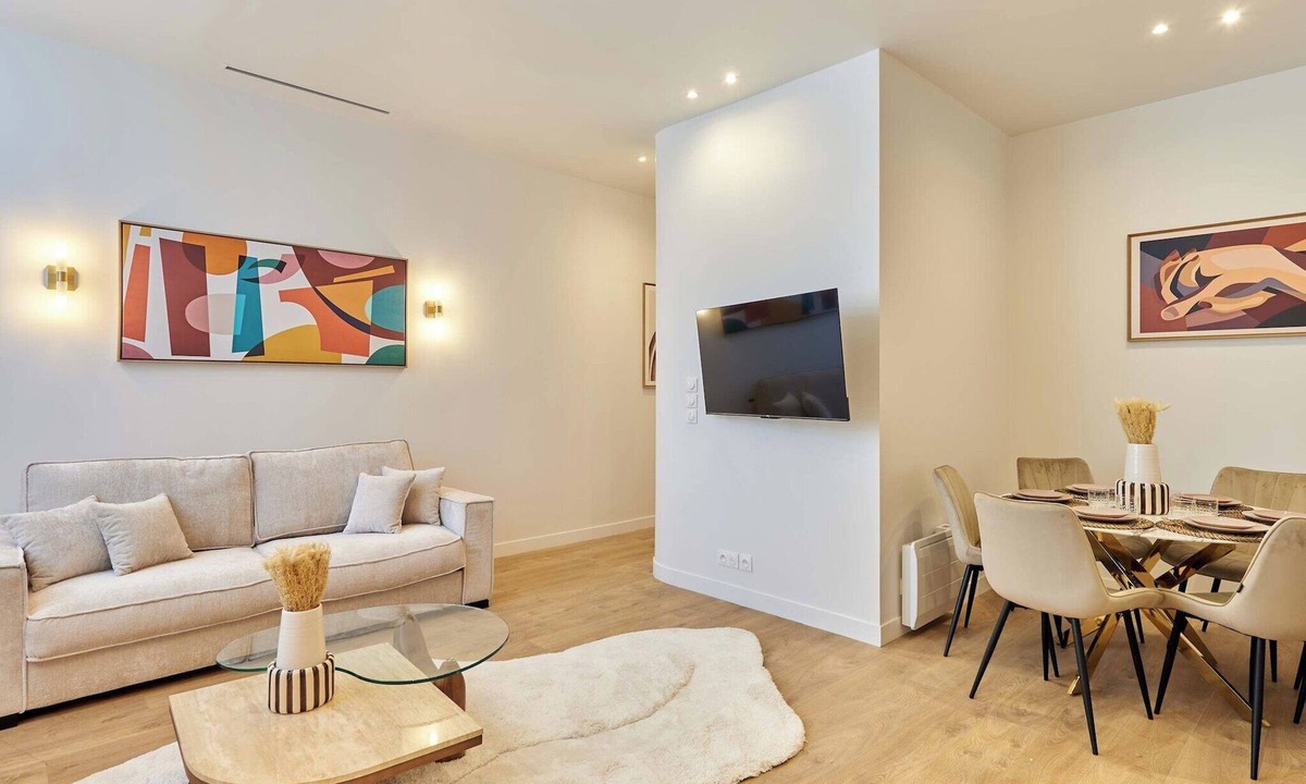 Amerique Apartment | Elegant Apartment with Buttes-Chaumont Park