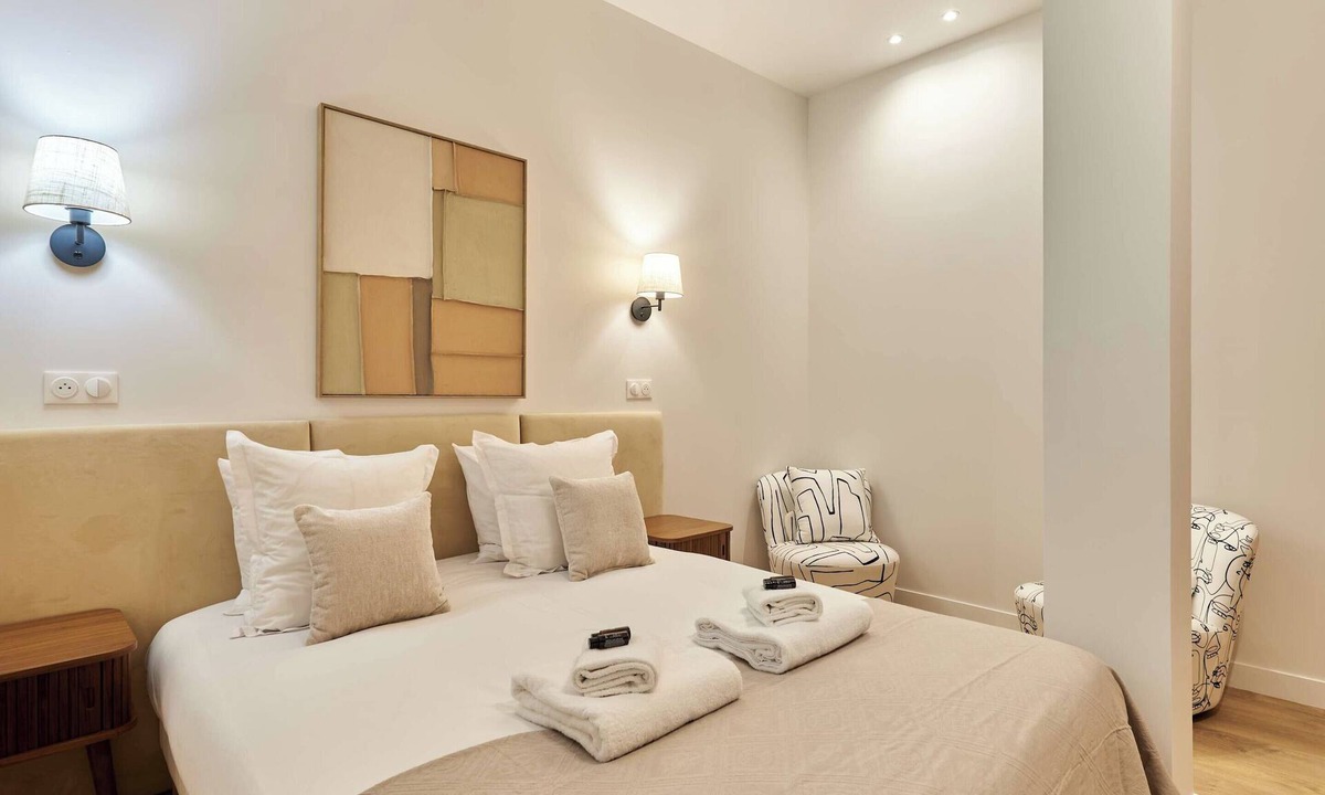 Amerique Apartment | Elegant Apartment With Buttes-chaumont Park