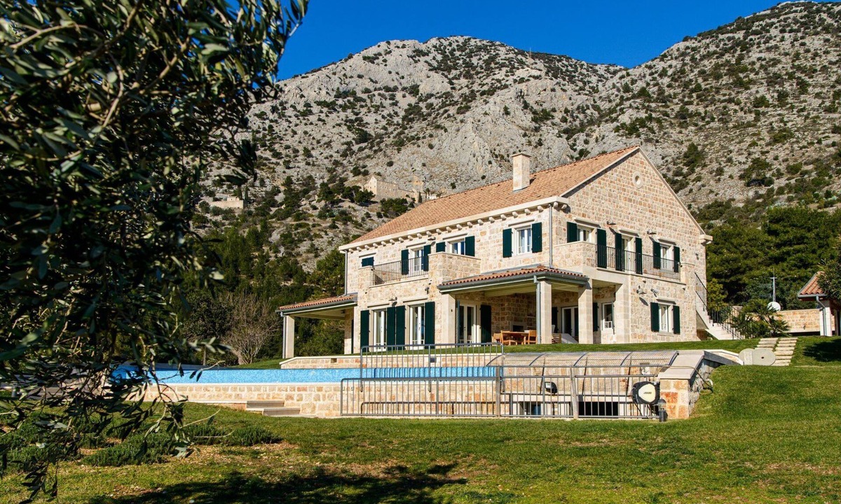 Murvica Villa | Elegant Brac Villa | 4 Bedrooms | Villa Shoreline Serenity | Stunning Sea Views