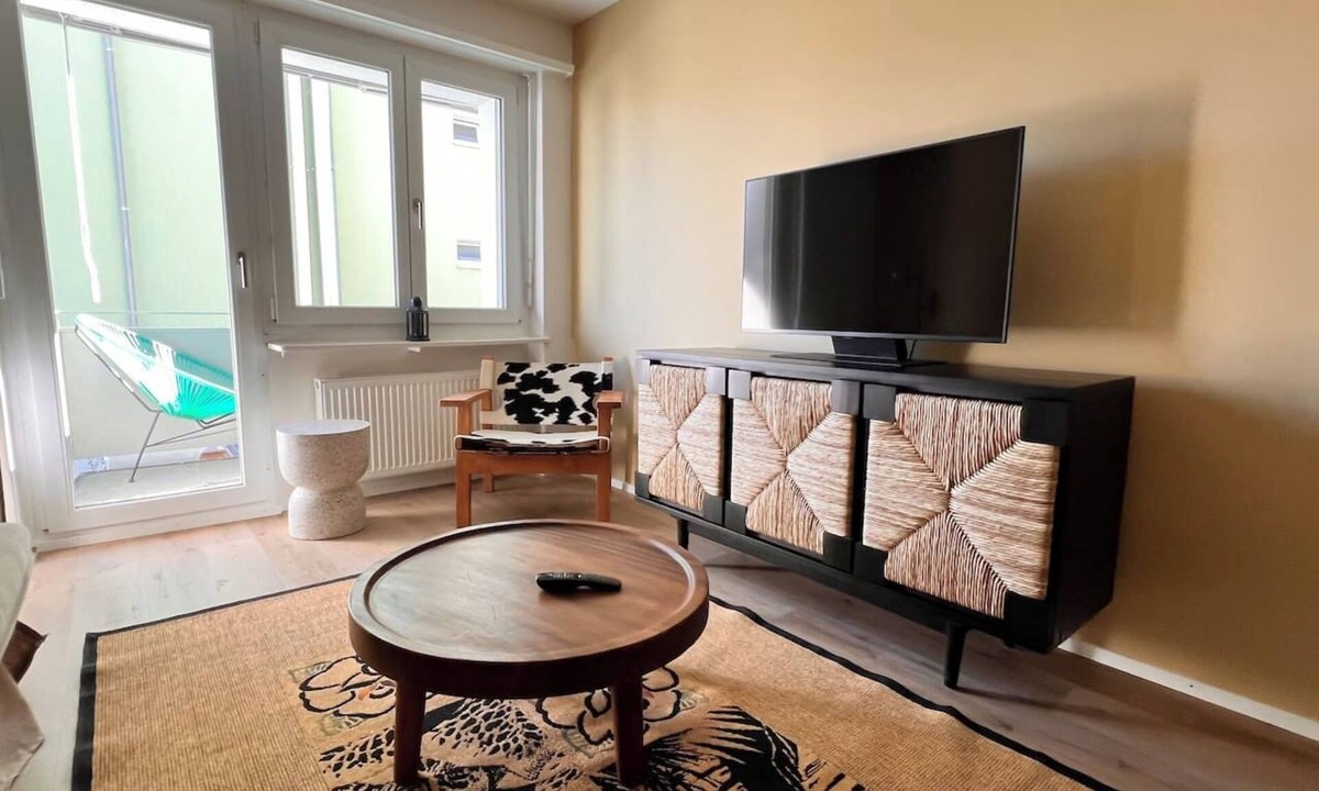 Oerlikon Apartment | Elegant City Apartment with Balcony! (101-16)