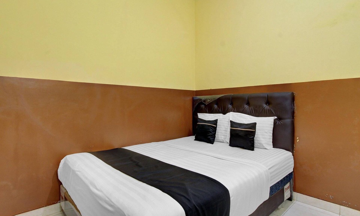 Yogyakarta House | Elegant Double Getaway w/Free WiFi