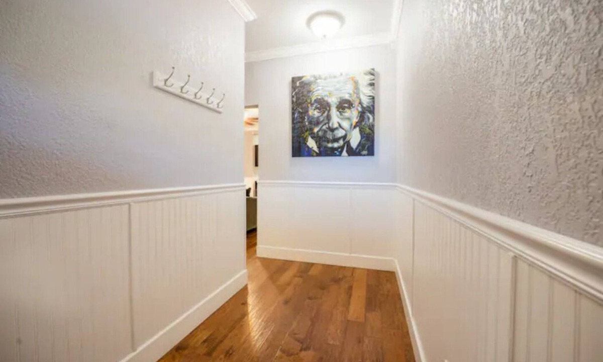 Hilltop House | ELEGANT DOWNTOWN TACOMA HOME UNIT A